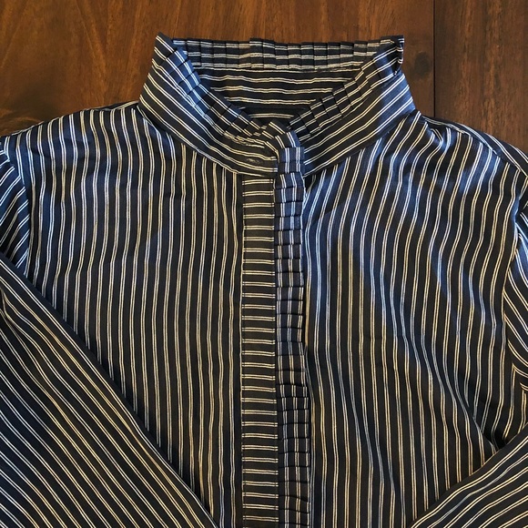 NEVER WORN BR silk Button Up - Picture 2 of 4